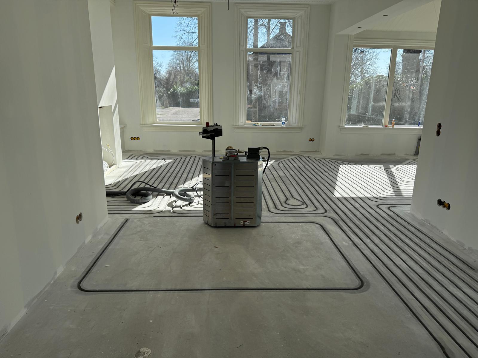 Vloerverwarming frezen cementdekvloer Ecotherm Vloerverwarming