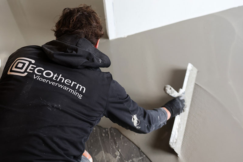 Afwerken van de vloer na aanleggen vloerverwarming door Ecotherm Vloerverwarming