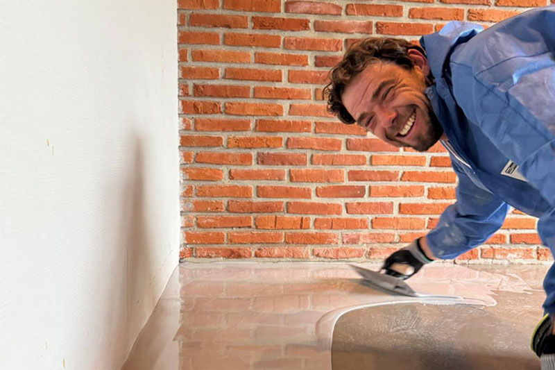 Egaliseren vloer door monteur Ecotherm Vloerverwarming
